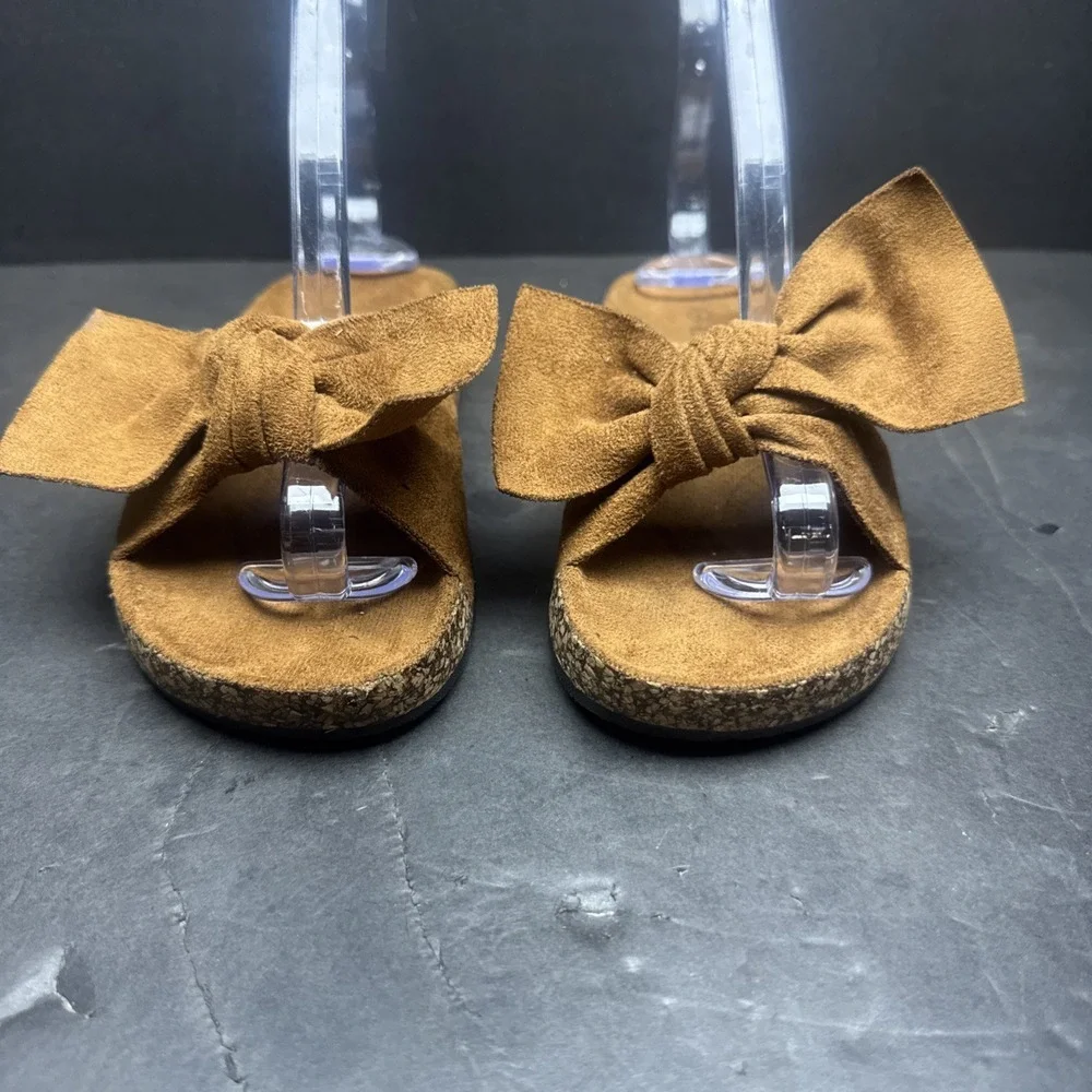 Link Tan Suede Slip‎ On Sandals Girls Size 11